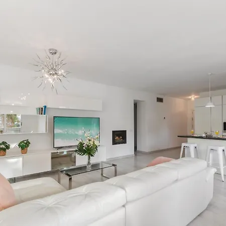 Apartment Amplio Y Luminoso En 1 Linea Playa Marbella
