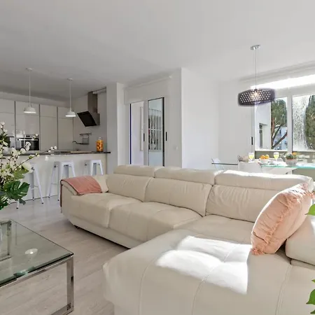 Apartment Amplio Y Luminoso En 1 Linea Playa Marbella